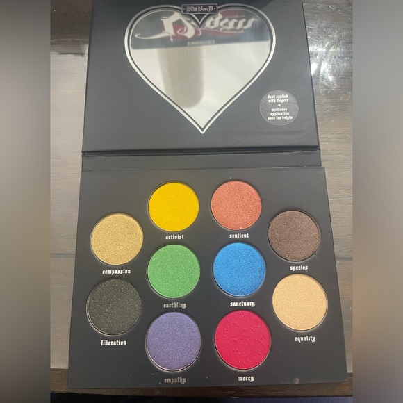 New Kat Von D Vegan Love Eyeshadow Palette - Picture 2 of 6